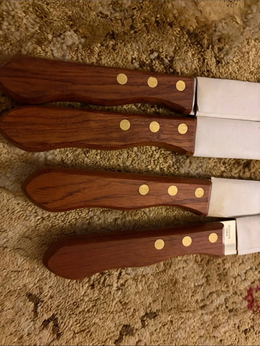 4 Wood-Handled Steak Knife Set traditional classic stainless steel NEW